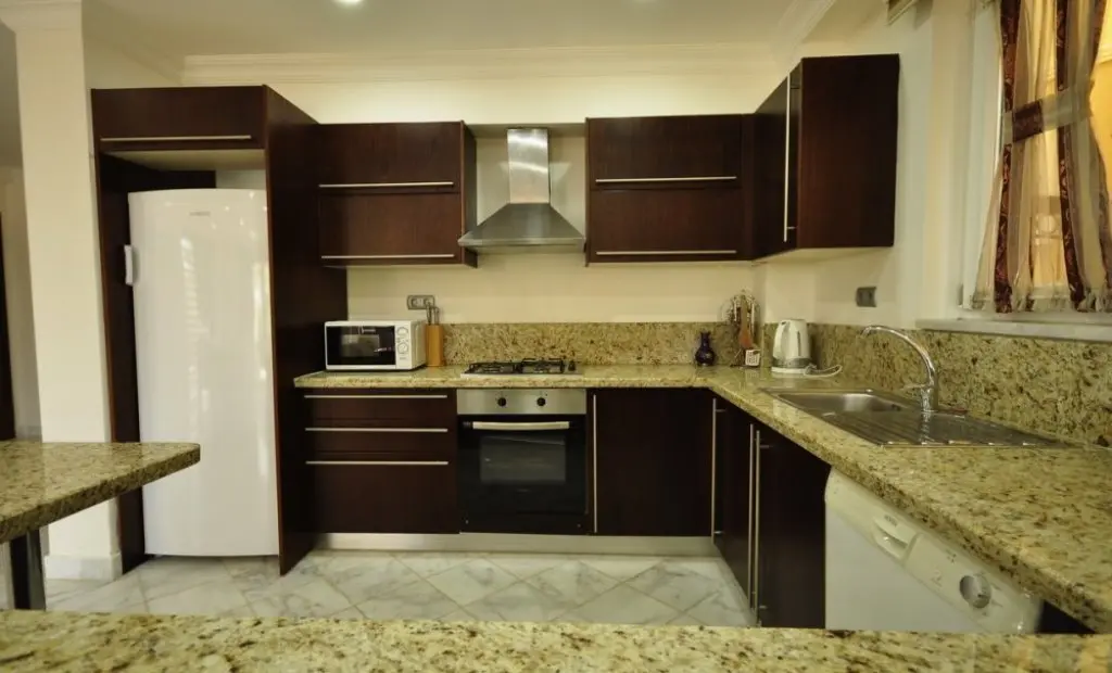 Fitted kitchen